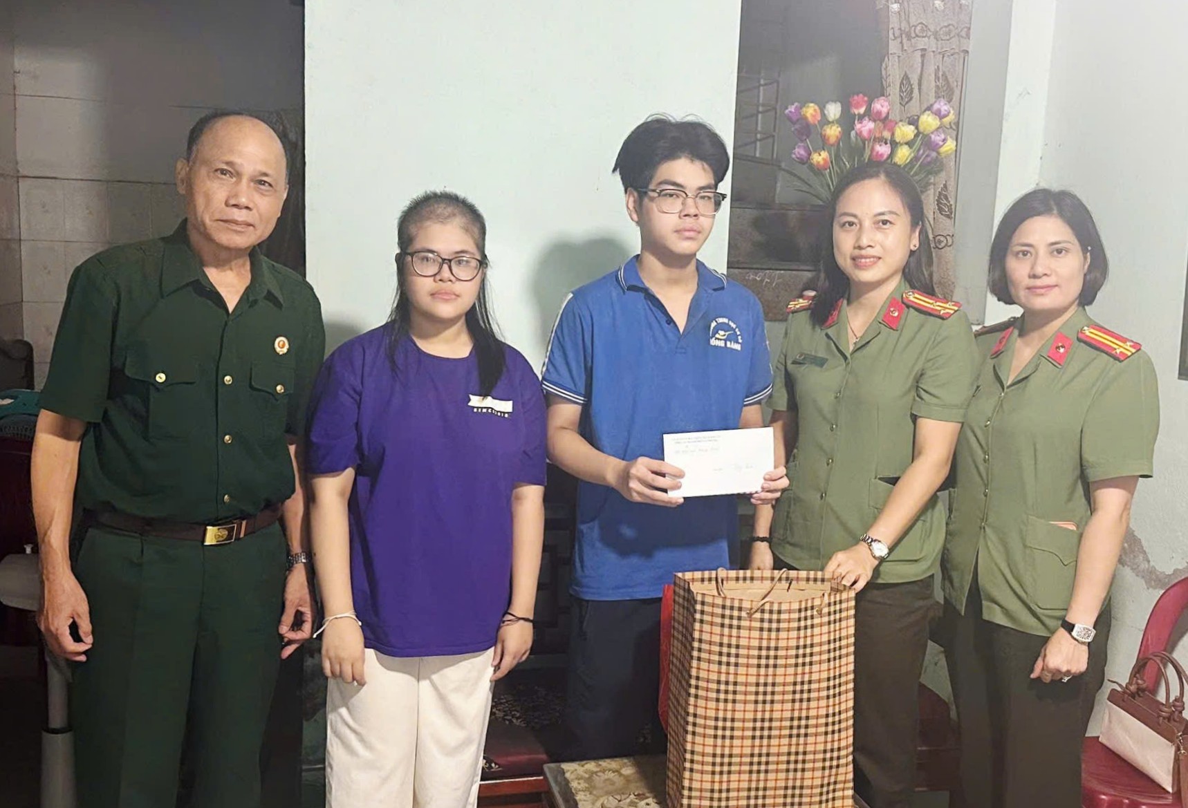 Hoạt động chào mừng đại hội phụ nữ Công an các cấp